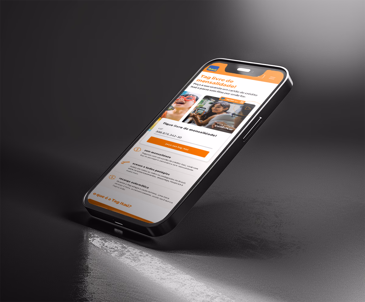 Mockup de celular com a landing page da Tag Itaú — case de Product Design UX/UI em fintech